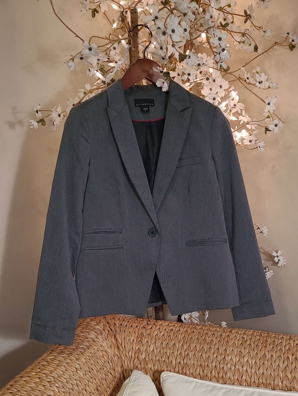 Charcoal Gray Single-Button Notch-Lapel Blazer
